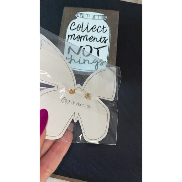 NWT CHVKER Gold Tone Butterfly Crystal Stud Earrings - Picture 4 of 6